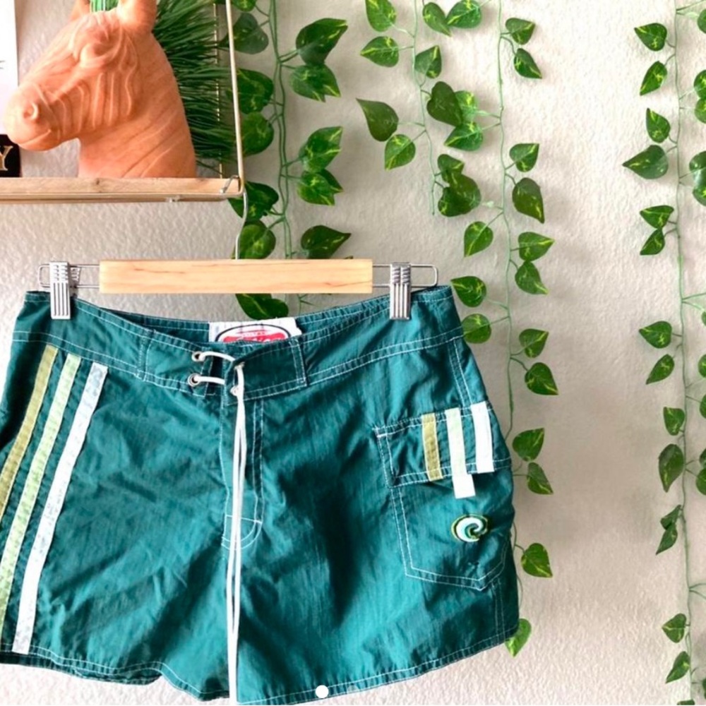 Trunk style bathing suit bottoms